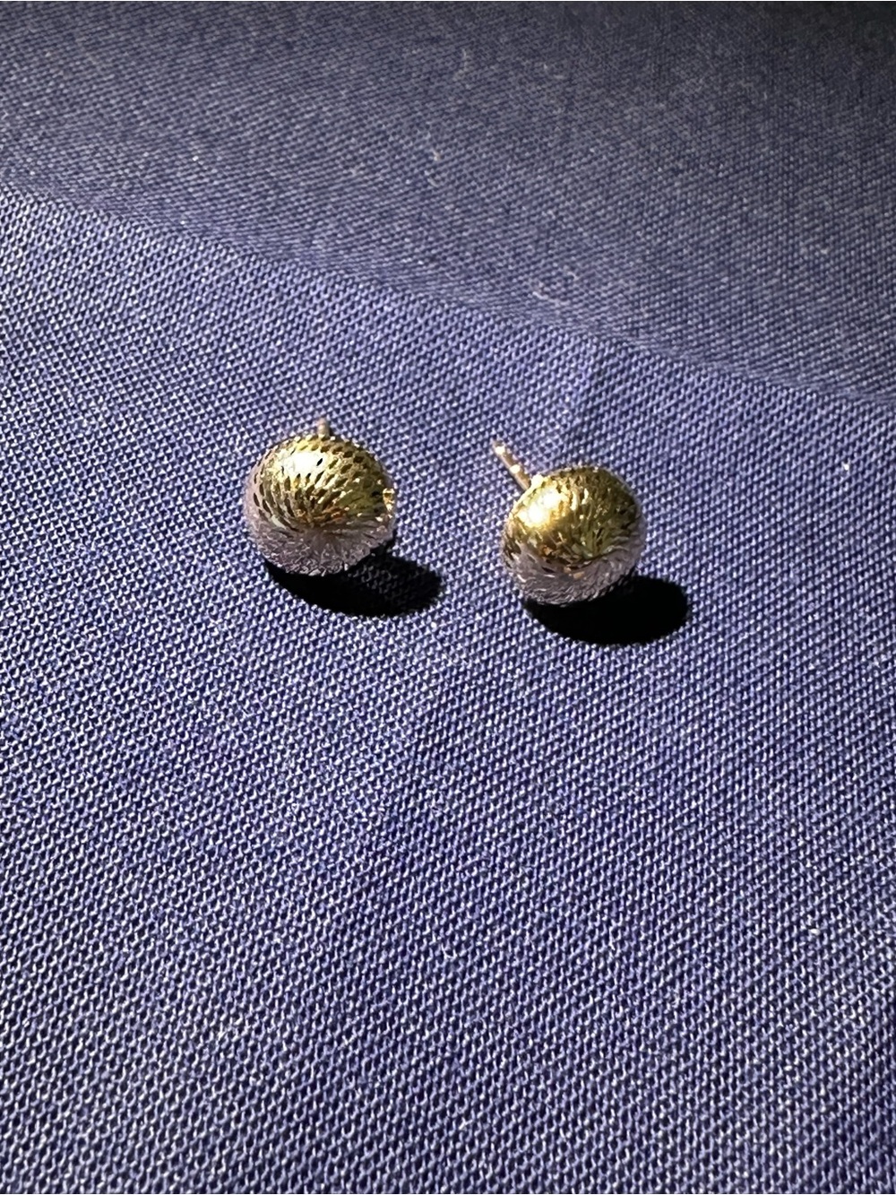 14k Yellow Gold Domed Diamond Cut Stud Earrings 0.6